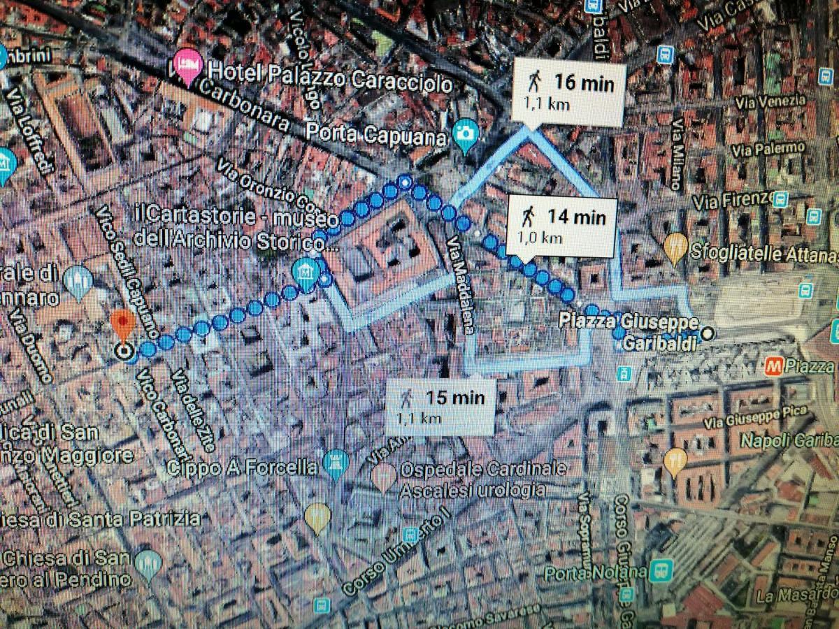 Ad Un Passo Dal Duomo "2" Leilighet Napoli Eksteriør bilde
